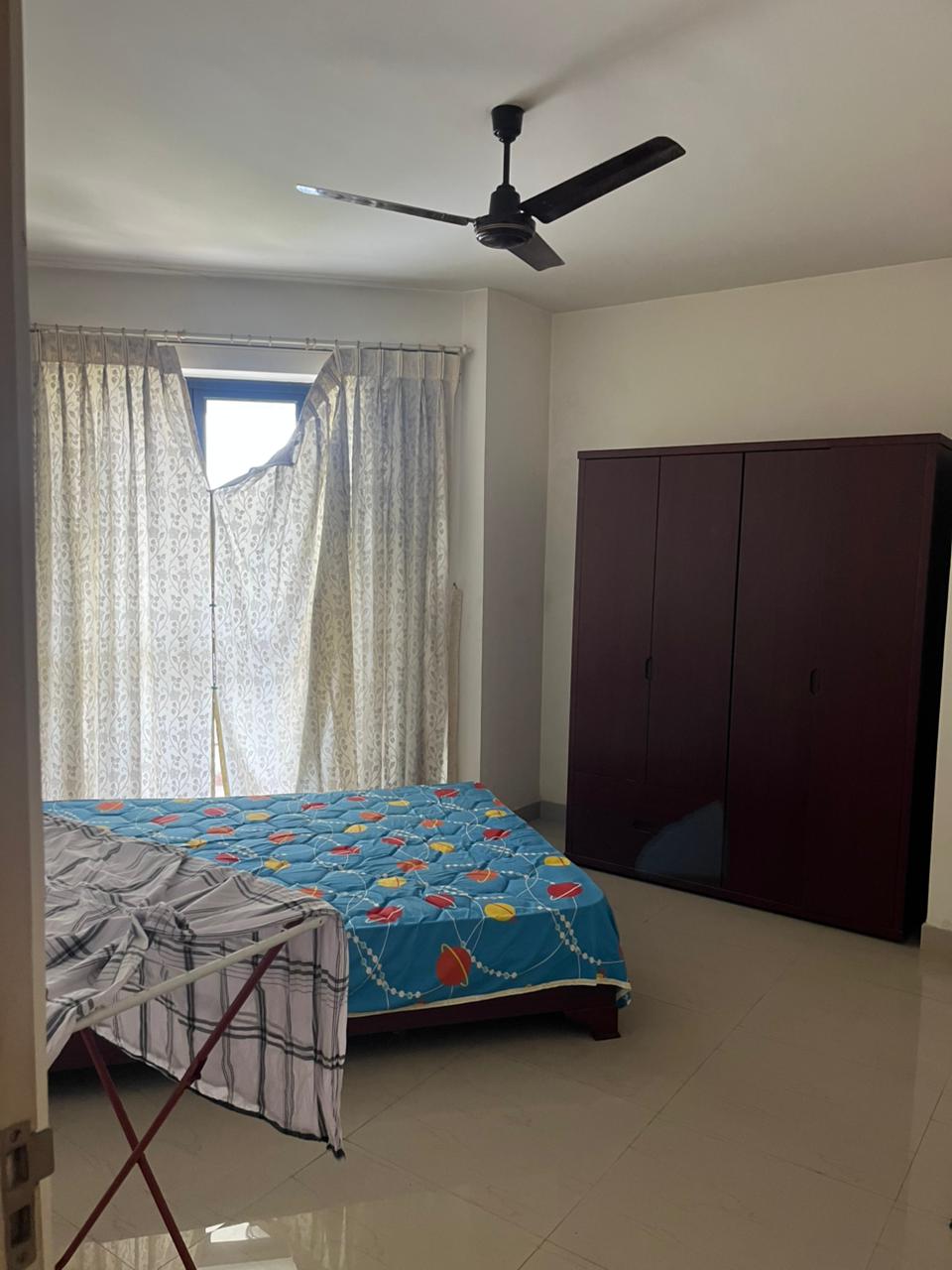 1710sqft 3BHK Semifurnished Flat