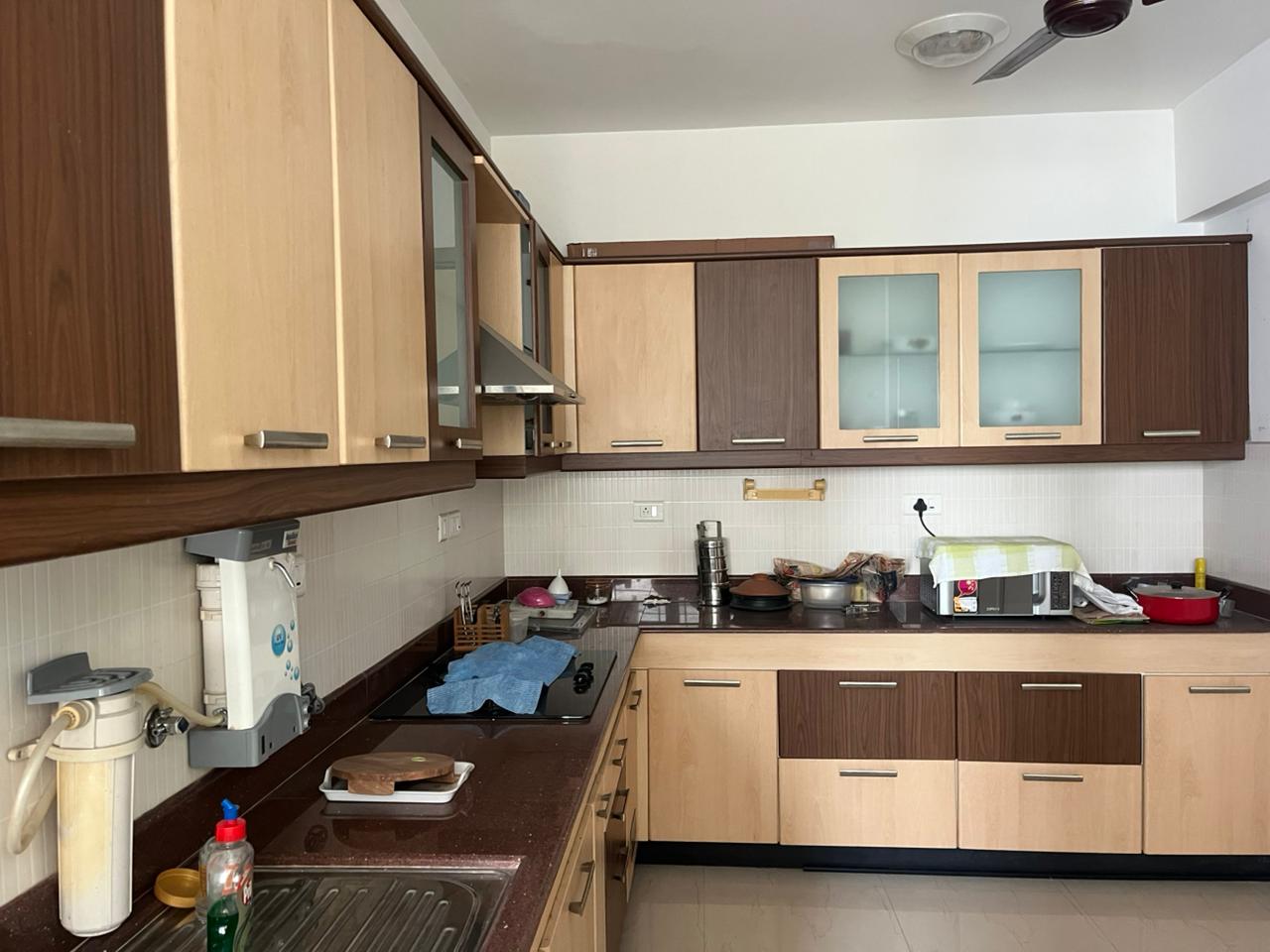 1710sqft 3BHK Semifurnished Flat