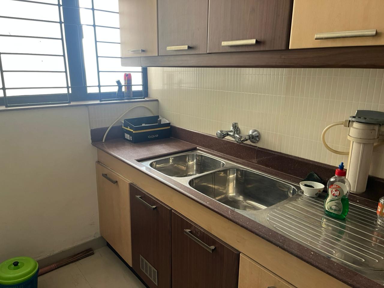 1710sqft 3BHK Semifurnished Flat