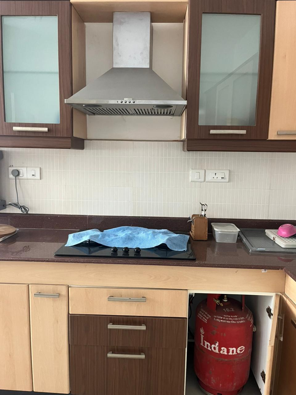 1710sqft 3BHK Semifurnished Flat
