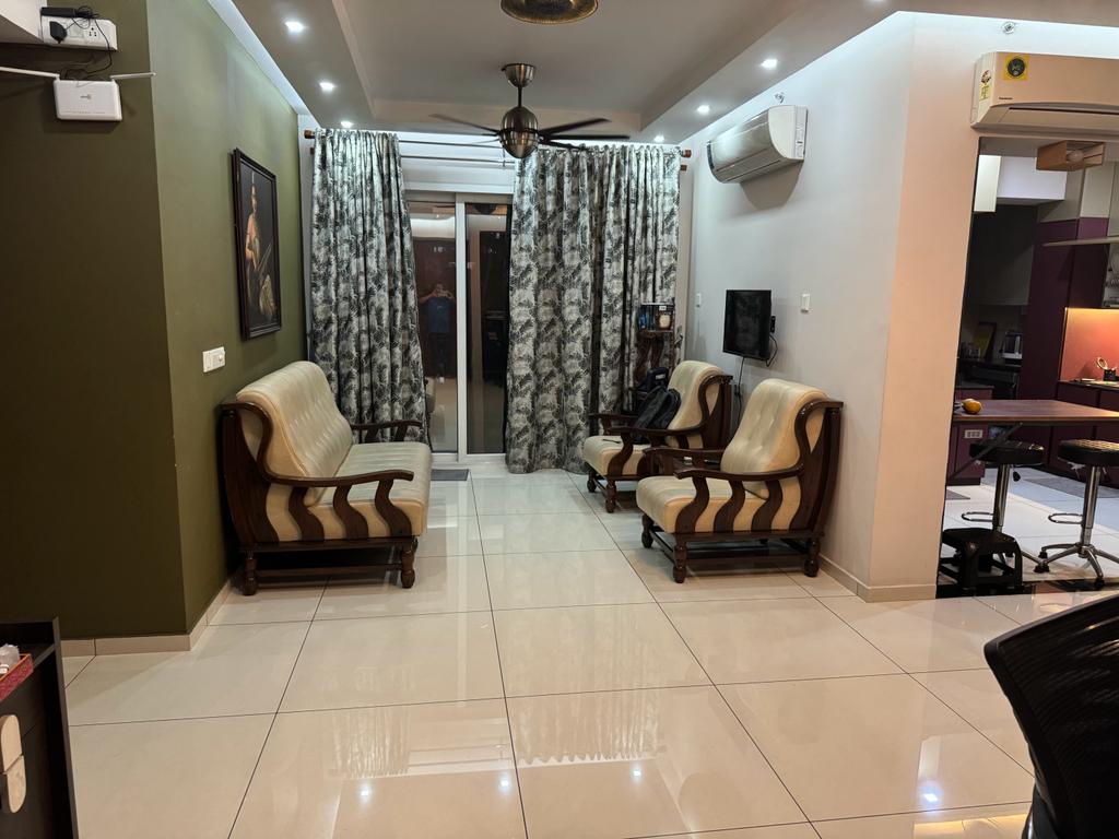 1728sqft 3BHK Fully furnished Flat