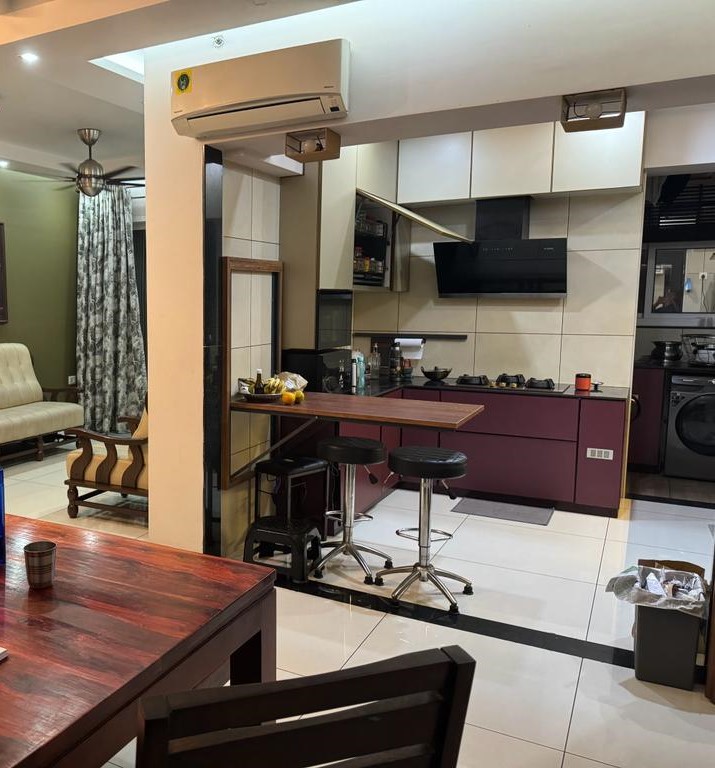 1728sqft 3BHK Fully furnished Flat