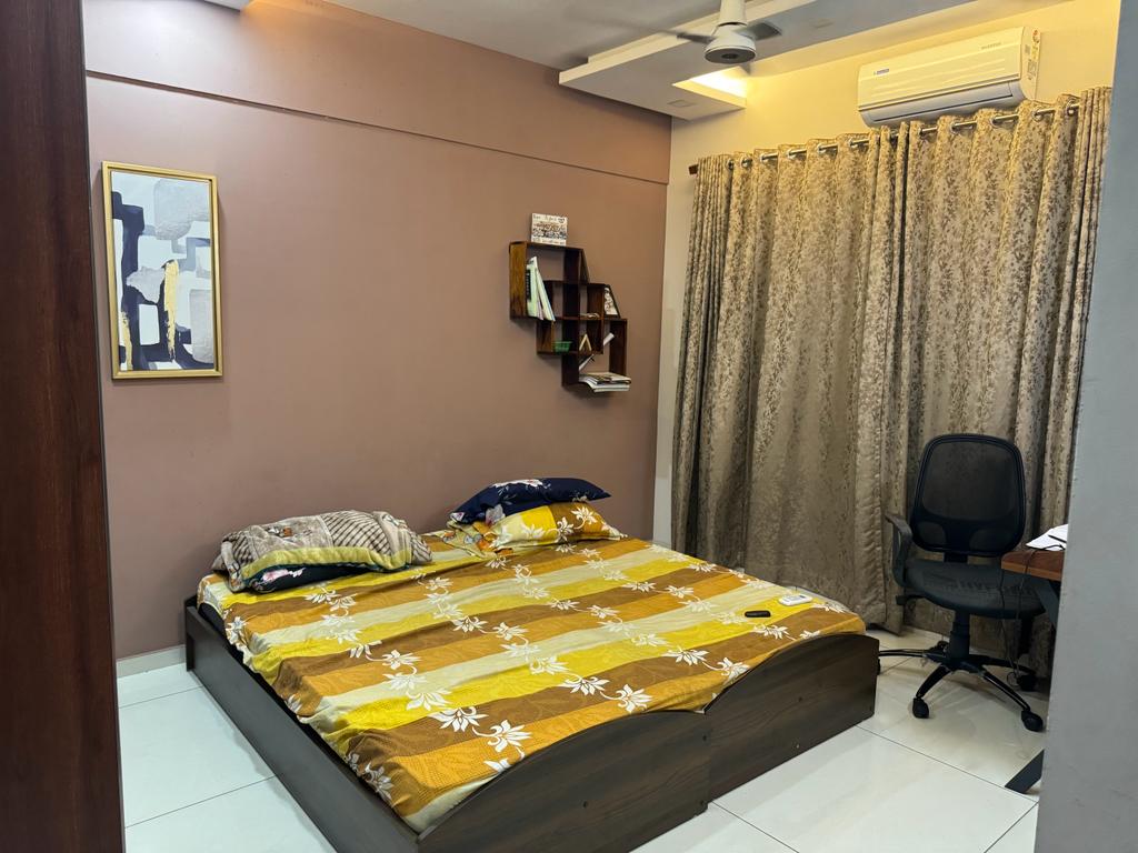1728sqft 3BHK Fully furnished Flat