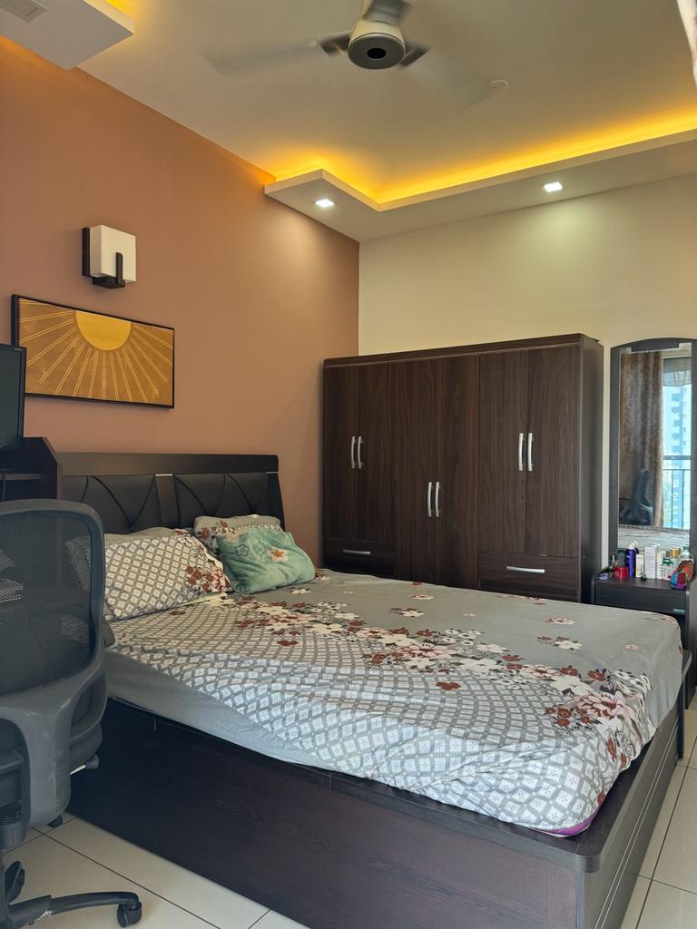 1728sqft 3BHK Fully furnished Flat