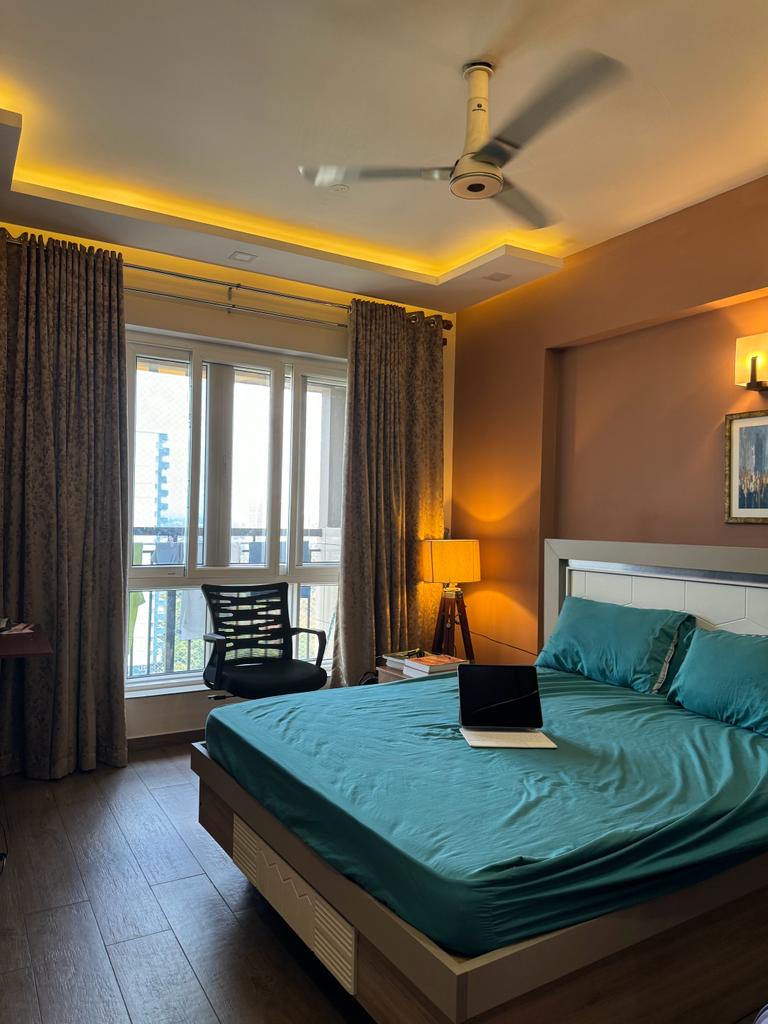 1728sqft 3BHK Fully furnished Flat