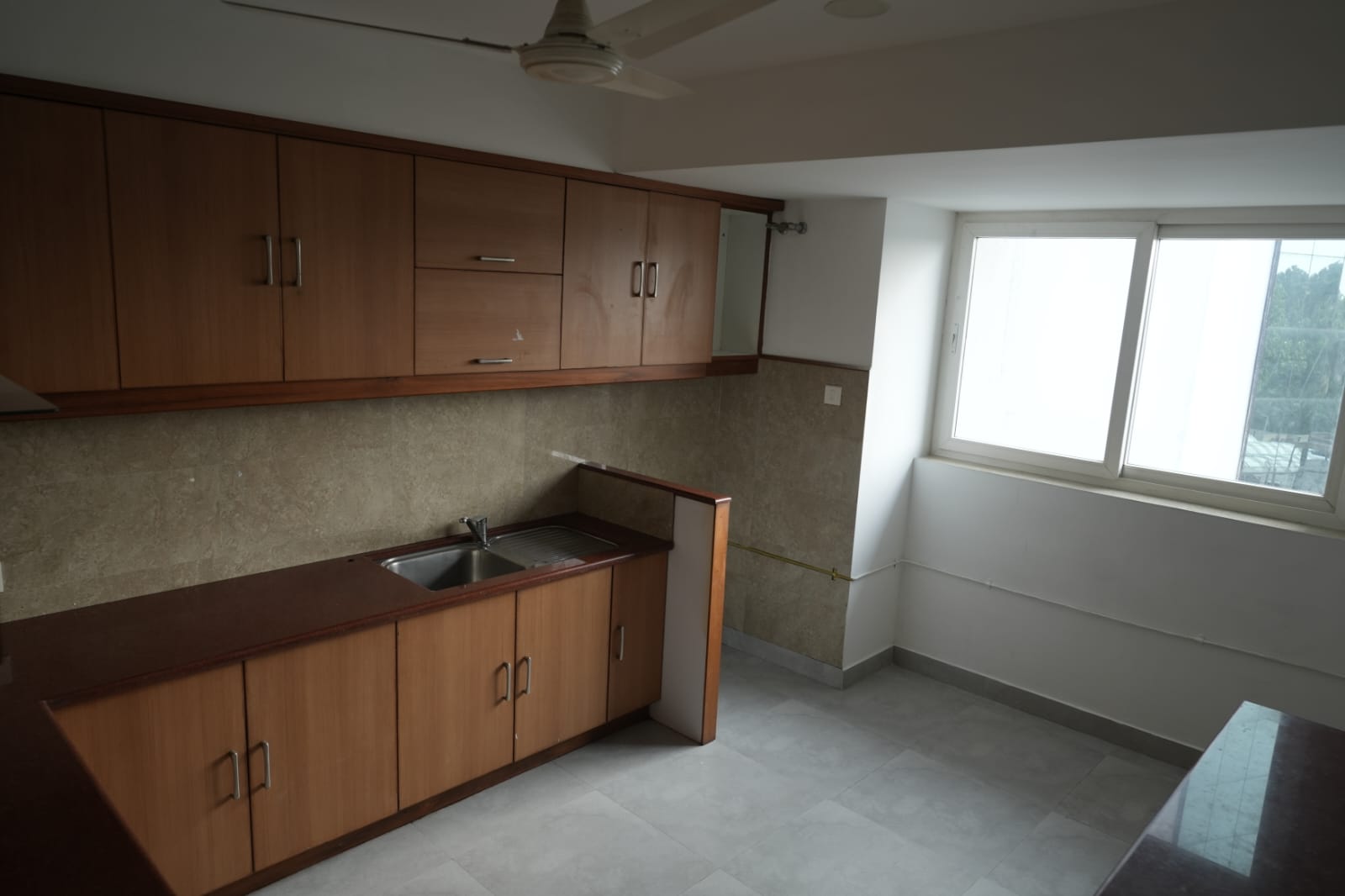 1733sqft 3BHK Semifurnished Flat