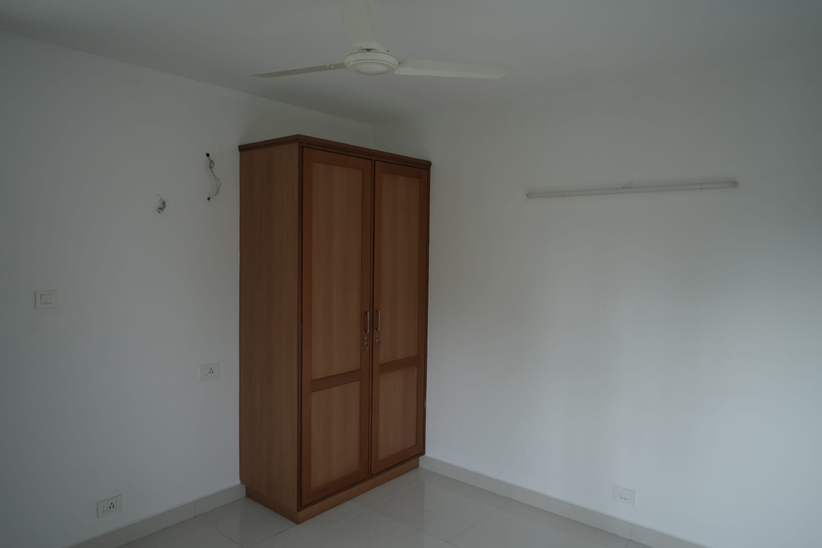 1733sqft 3BHK Semifurnished Flat
