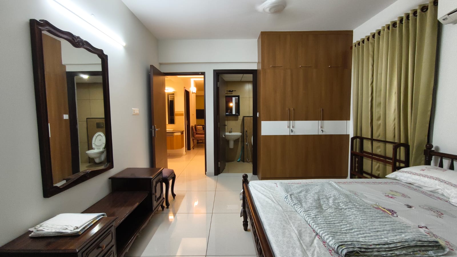 1750sqft 3BHK Fully furnished Flat