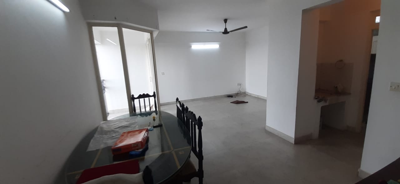 1750sqft, 3BHK Semifurnished Flat