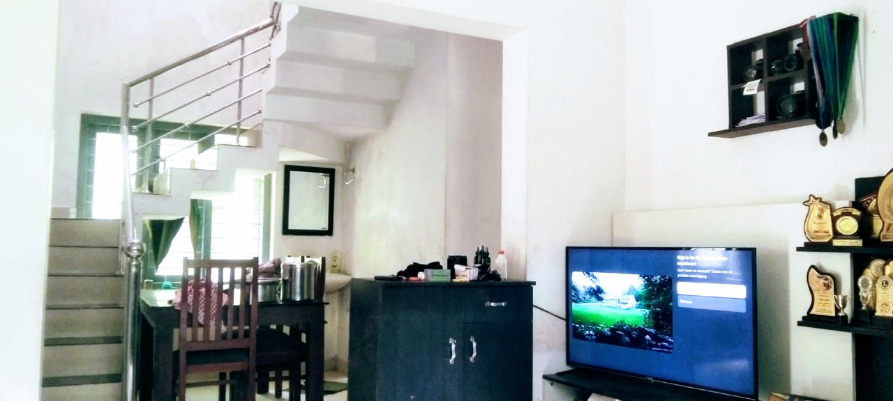 1750sqft 4BHK Semifurnished House