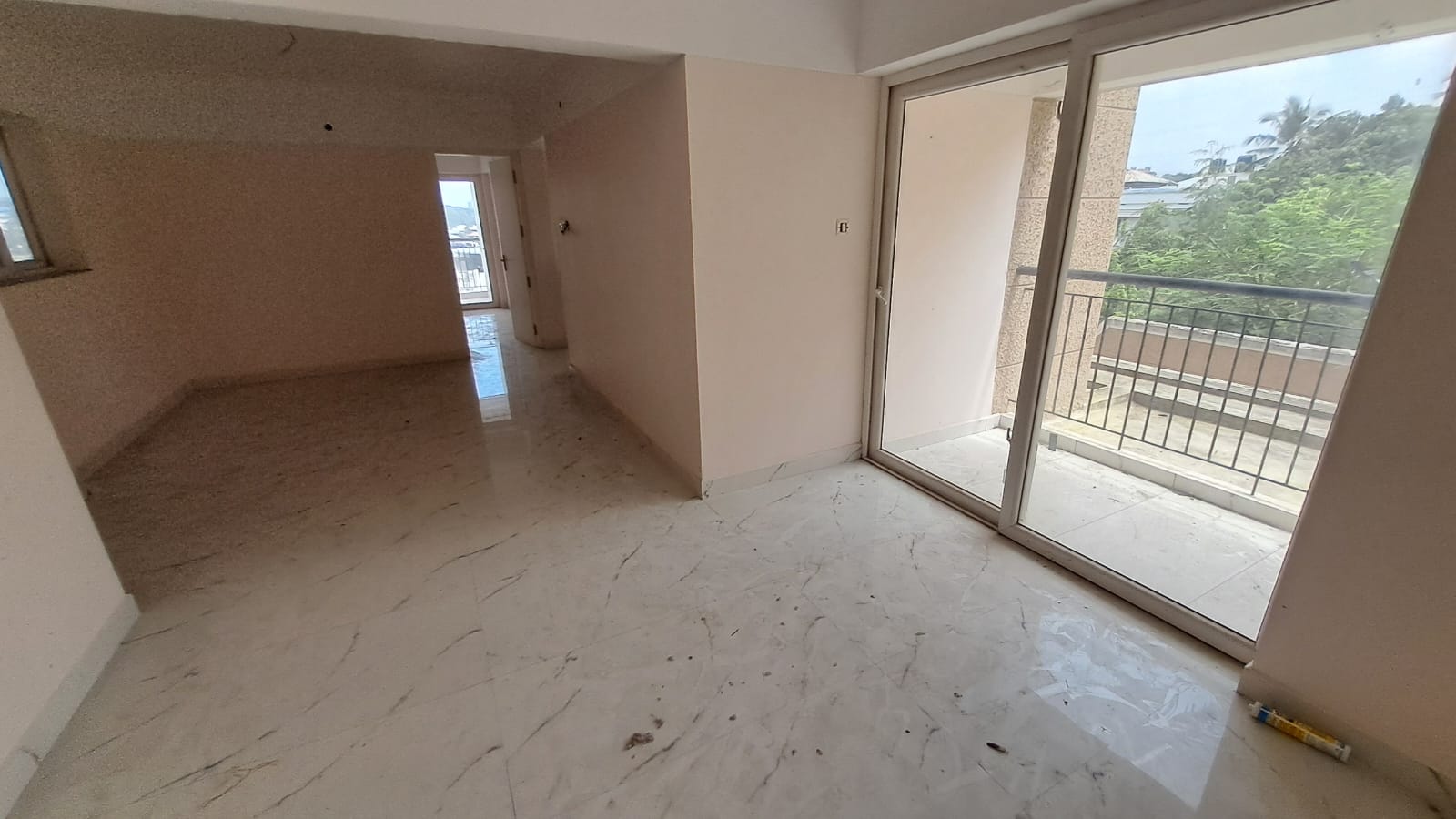 1752sqft 3BHK Unfurnished Flat