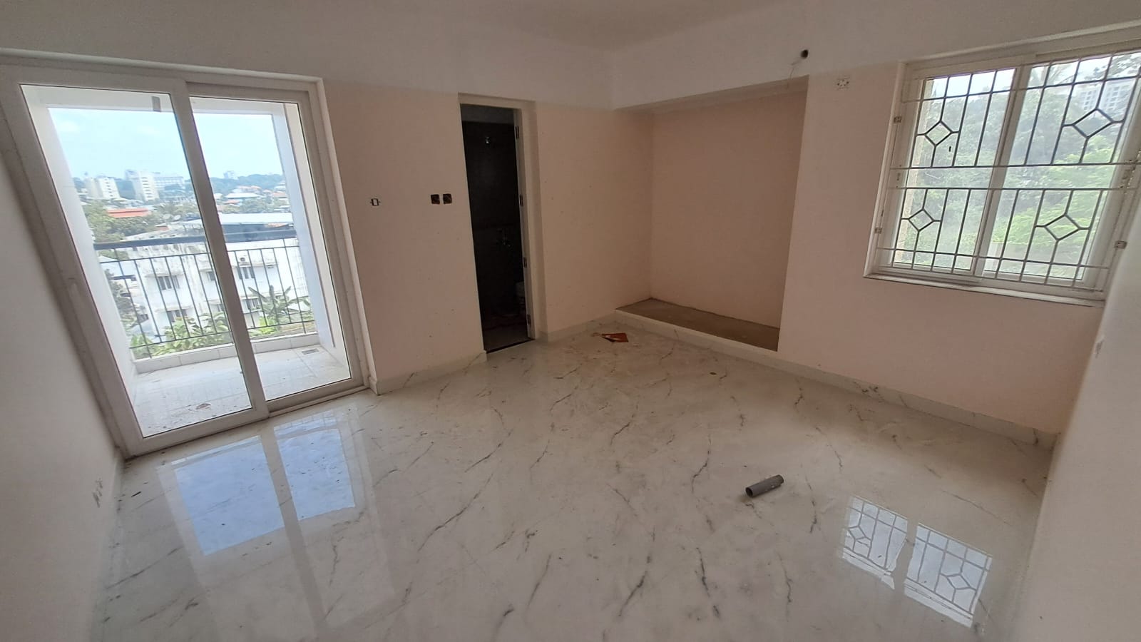 1752sqft 3BHK Unfurnished Flat