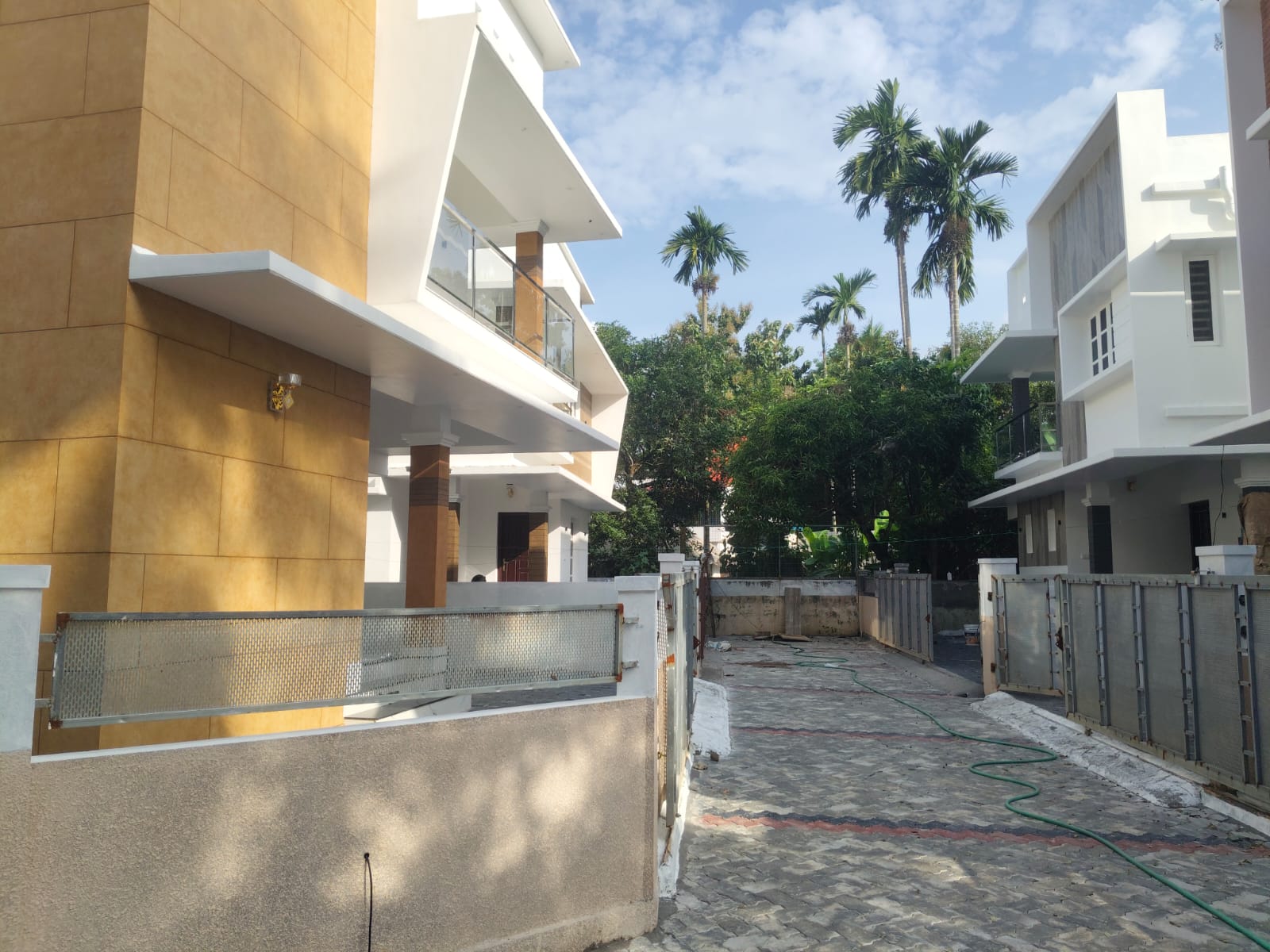 1800 sqft 3BHK New House