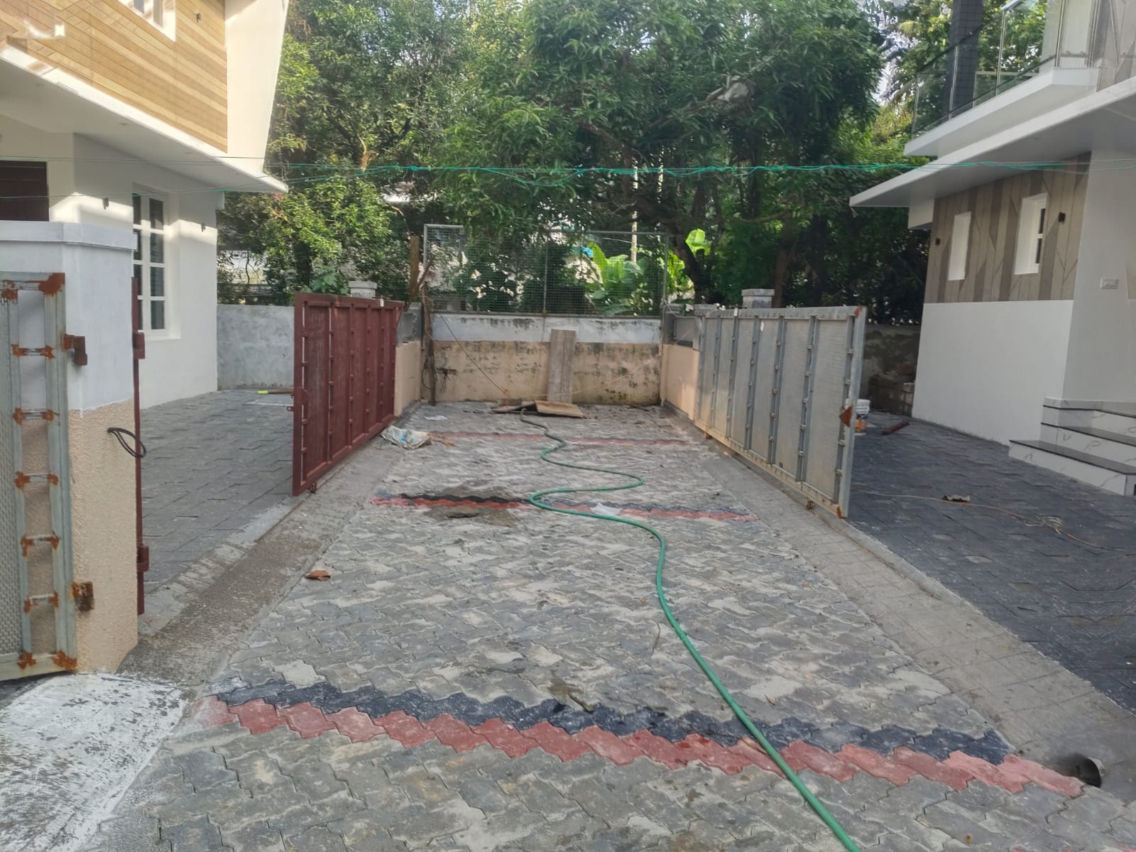 1800 sqft 3BHK New House