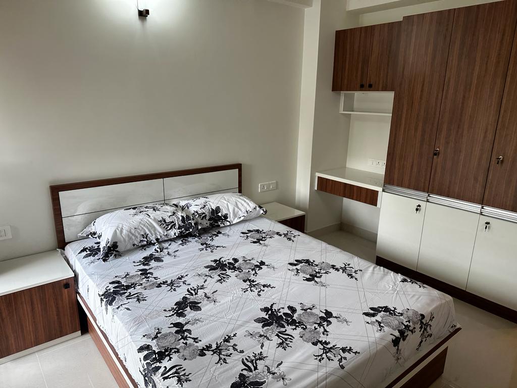 1800sqft 3BHK Fully furnished Flat