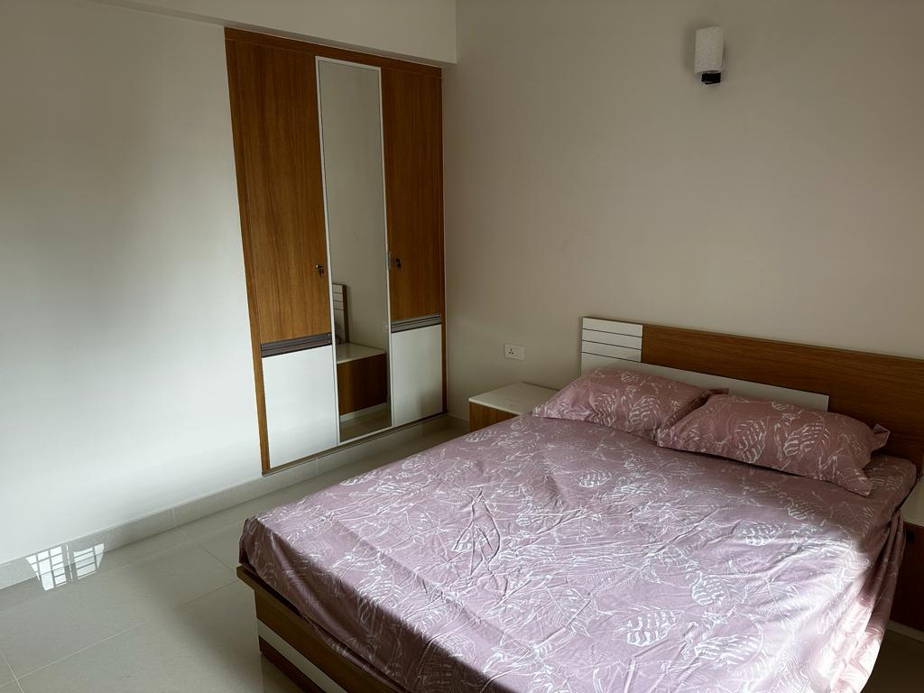 1800sqft 3BHK Fully furnished Flat