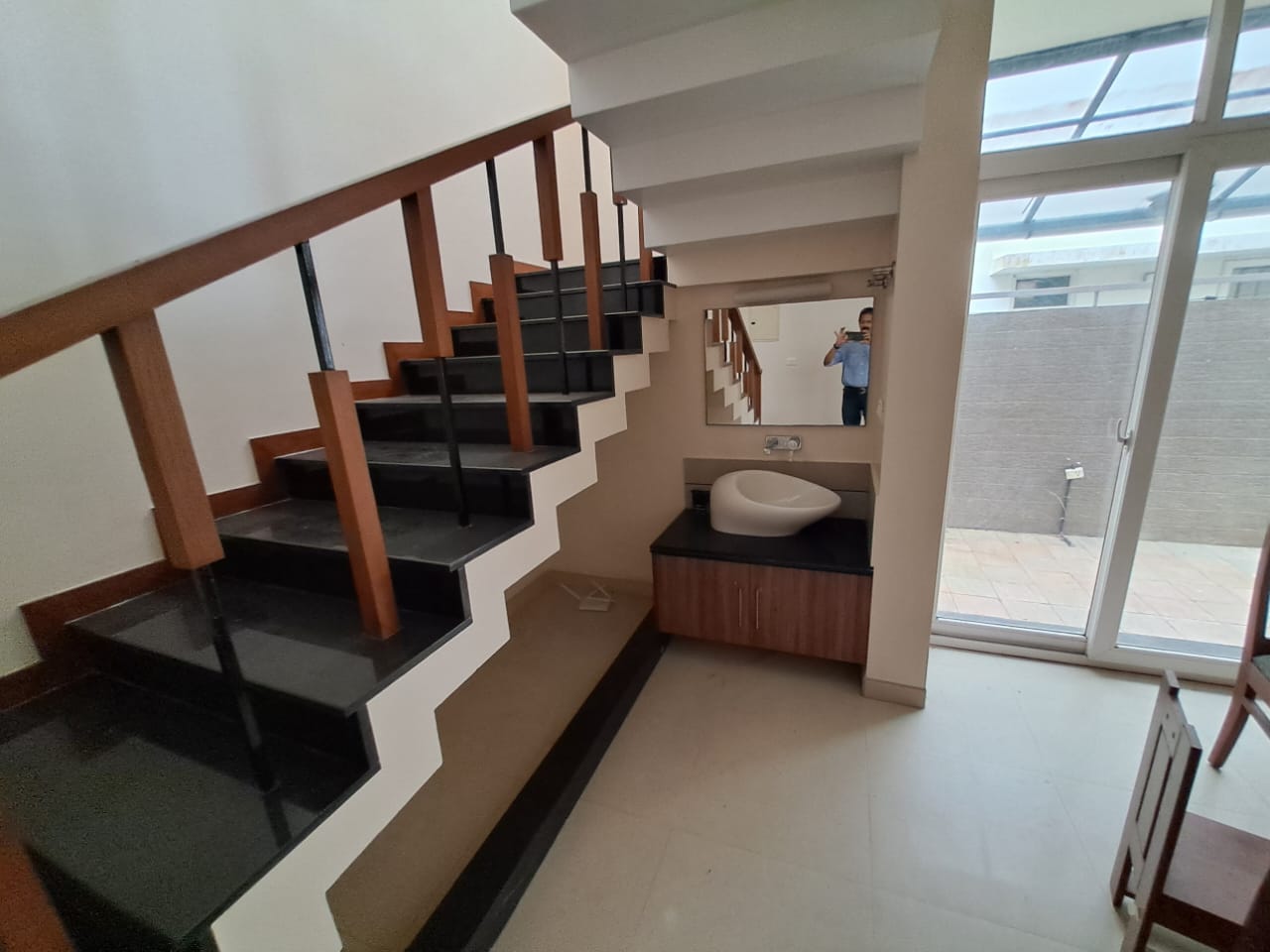1800sqft 3BHK Fully furnished Villa