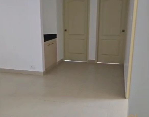 1800sqft 3BHK Semifurnished Flat
