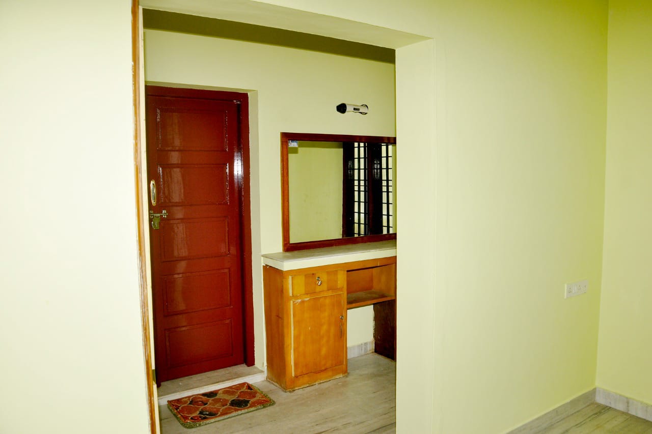 1800sqft 3BHK Semifurnished Villa in Vennala