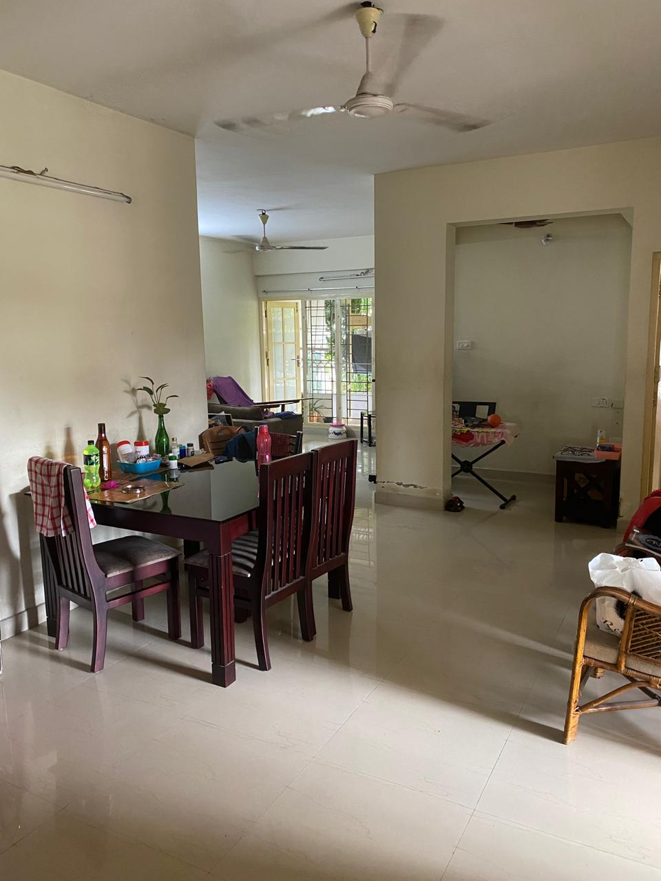 1809 3BHK Branded Semifurnished Flat