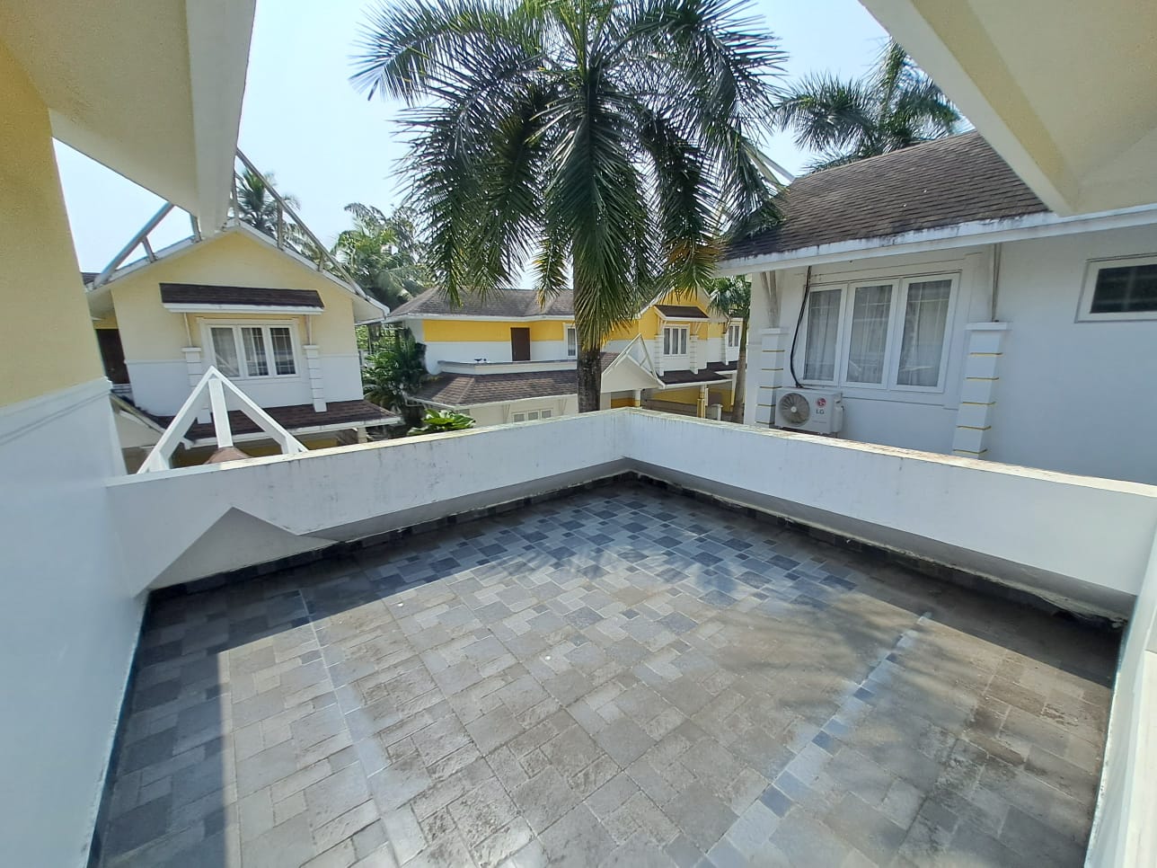 1825sqft 3BHK Semifurnished Villa
