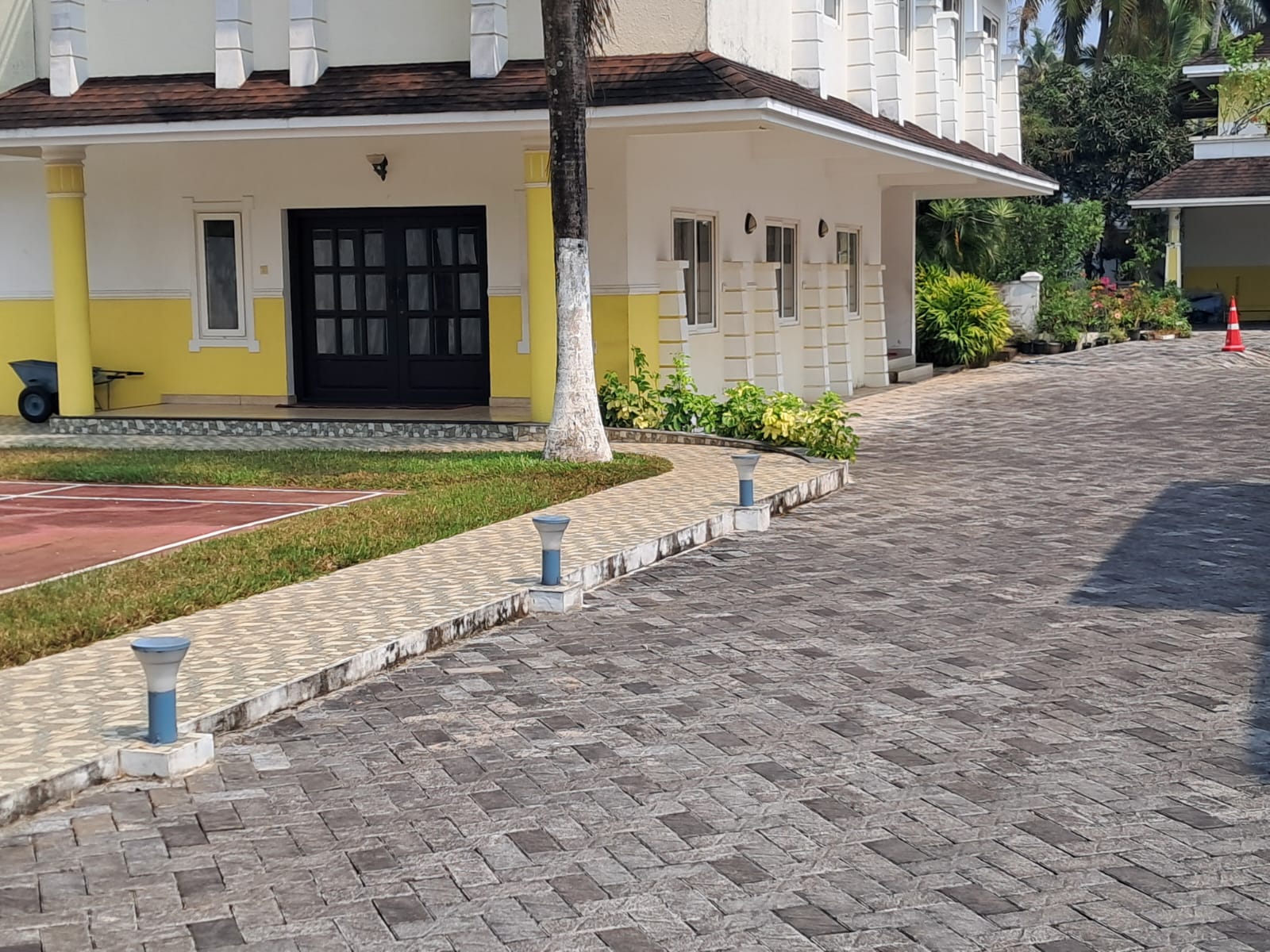 1825sqft 3BHK Semifurnished Villa