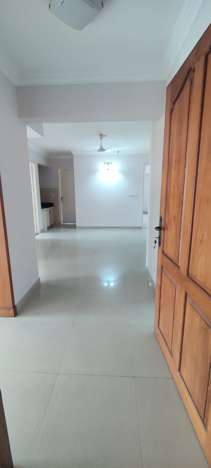 1850 sqft, Semi furnished Flat in Panampilly nagar, Ernakulam