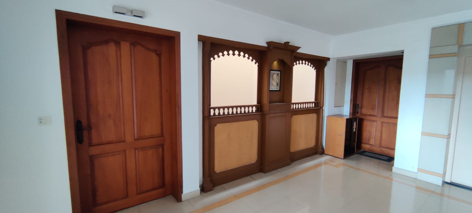 1850 sqft, Semi furnished Flat in Panampilly nagar, Ernakulam