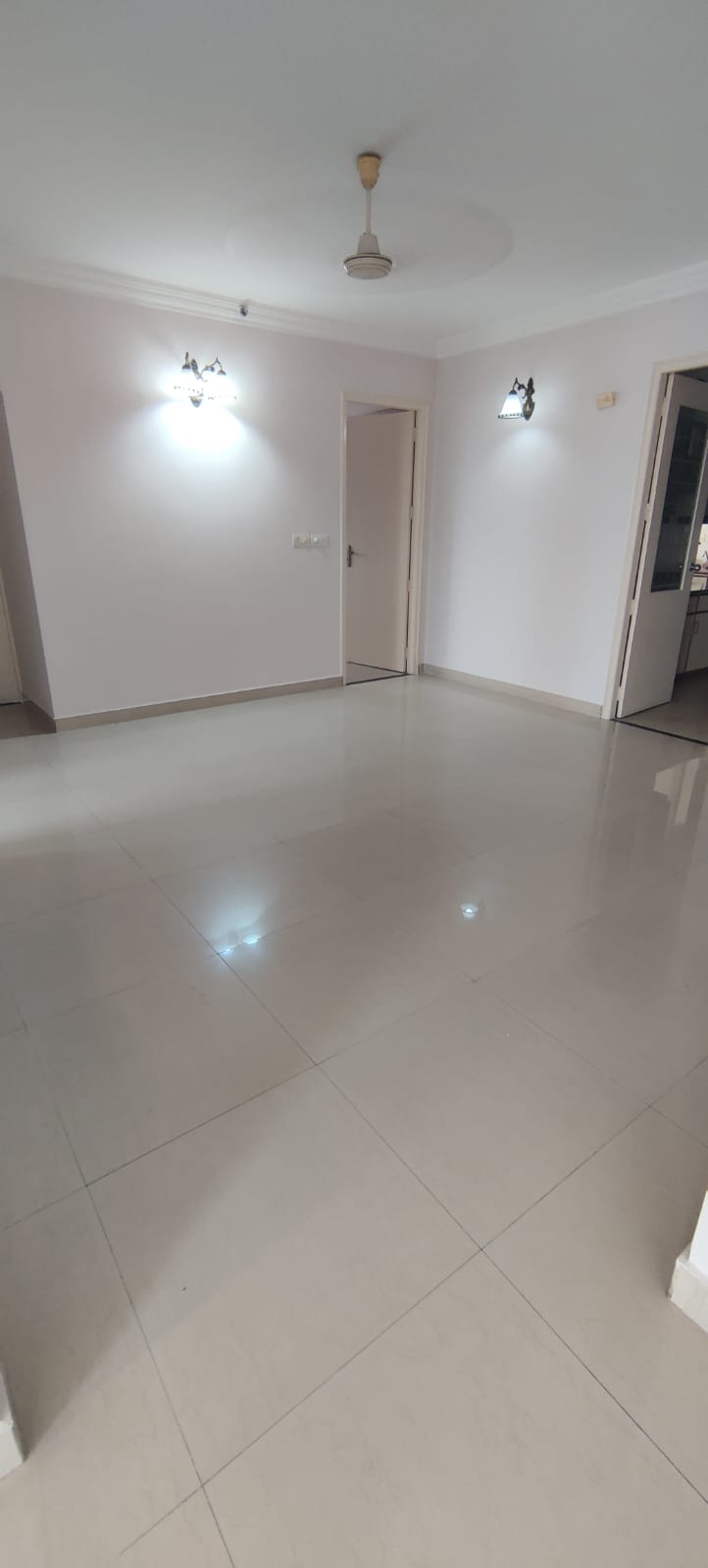 1850 sqft, Semi furnished Flat in Panampilly nagar, Ernakulam