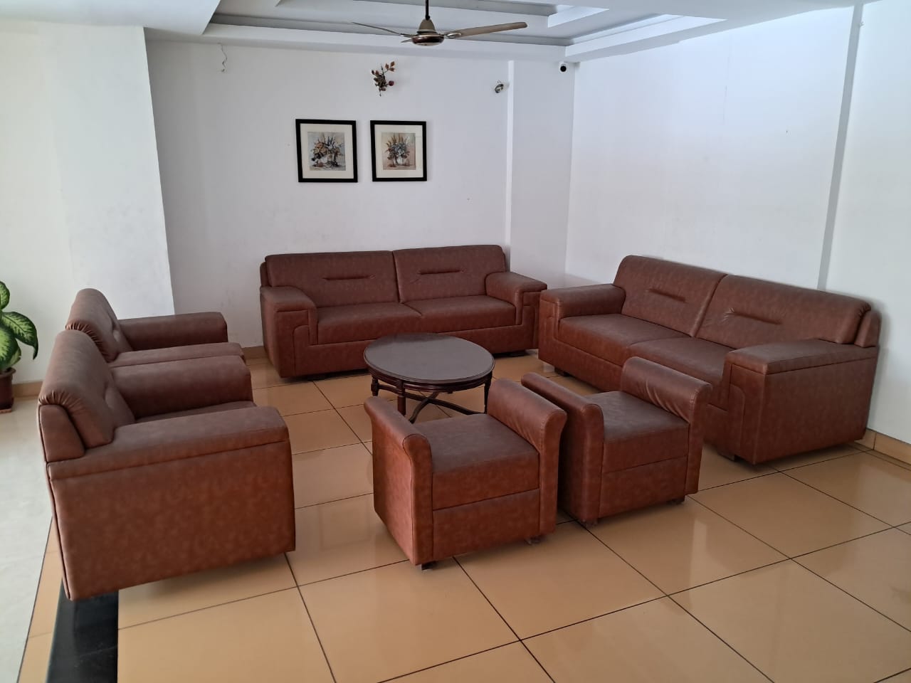 1850 sqft, Semi furnished Flat in Panampilly nagar, Ernakulam