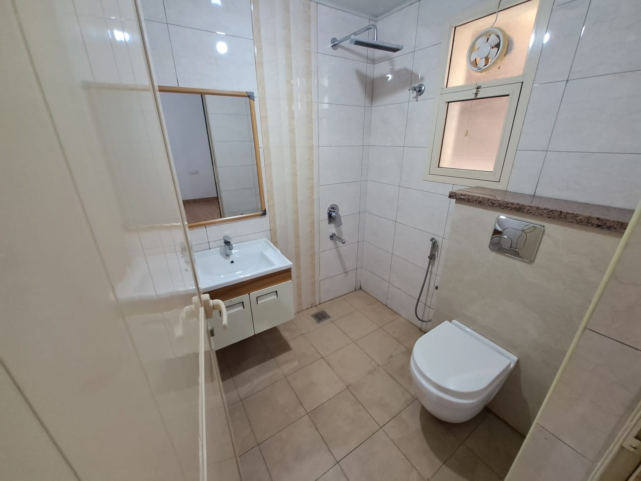 1856sqft 3BHK Semifurnished unused Apartment in Chitoor Road, Kacheripady