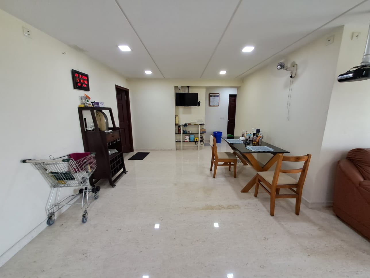 1880sqft 3BHK Fully furnished Luxury Flat