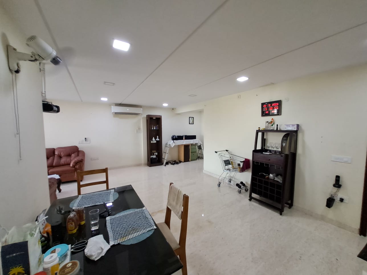 1880sqft 3BHK Fully furnished Luxury Flat