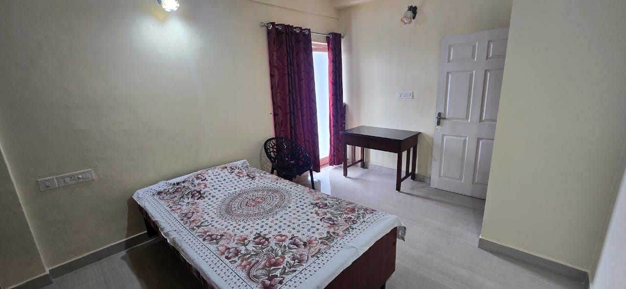 1880sqft 3BHK Furnished Flat