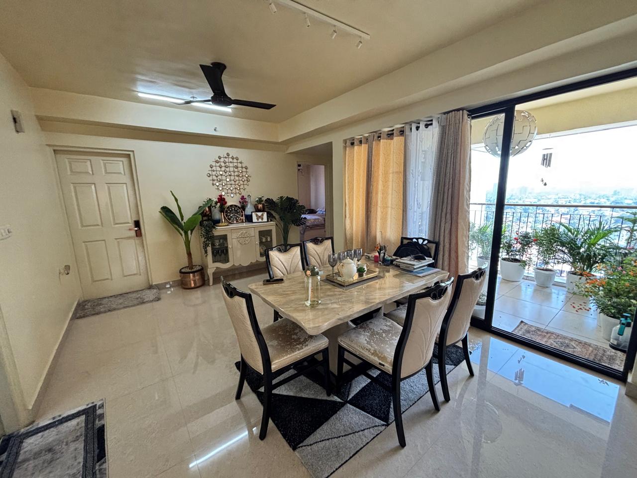 1885sqft 3BHK Fully furnished Flat