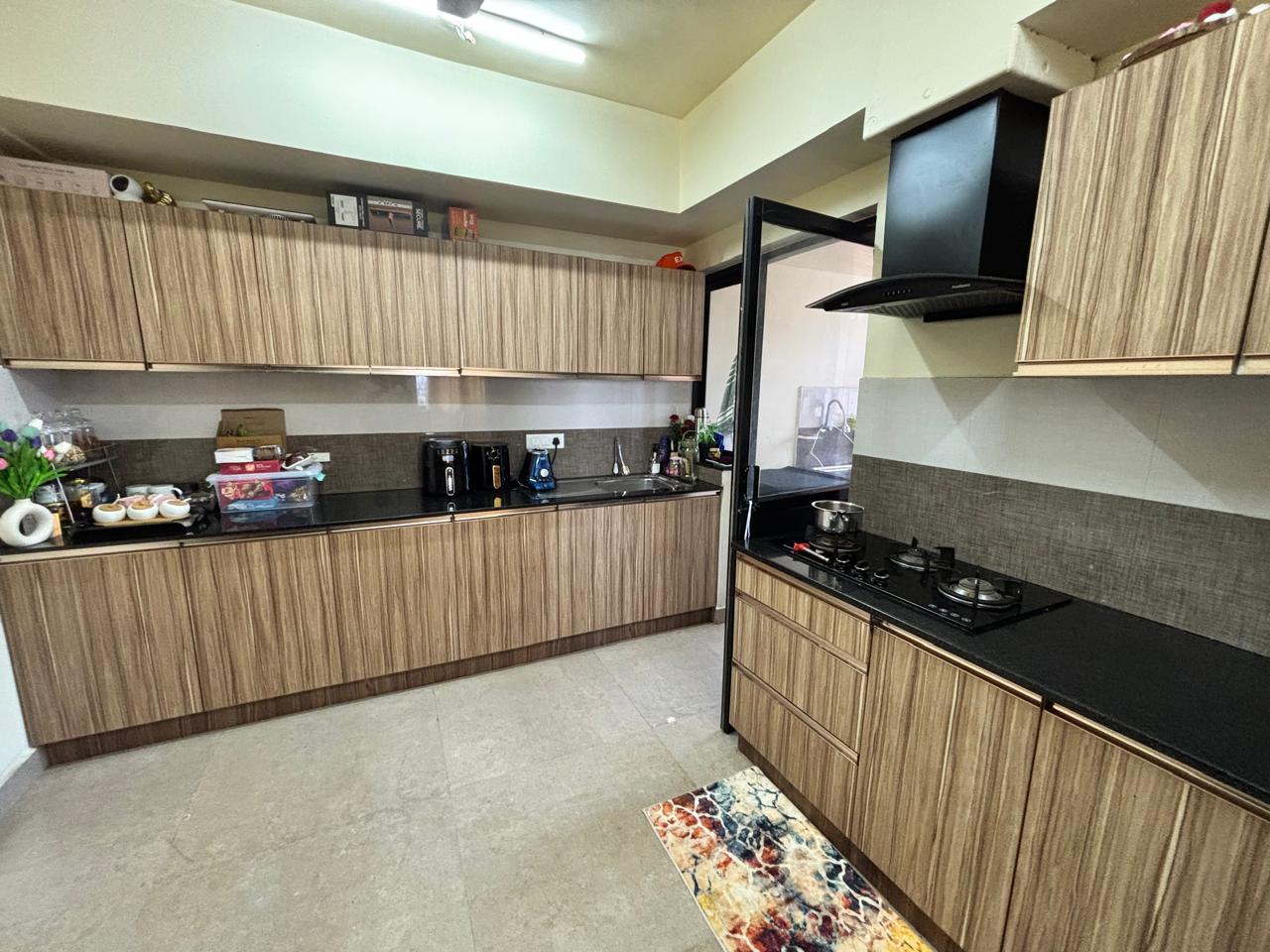 1885sqft 3BHK Fully furnished Flat