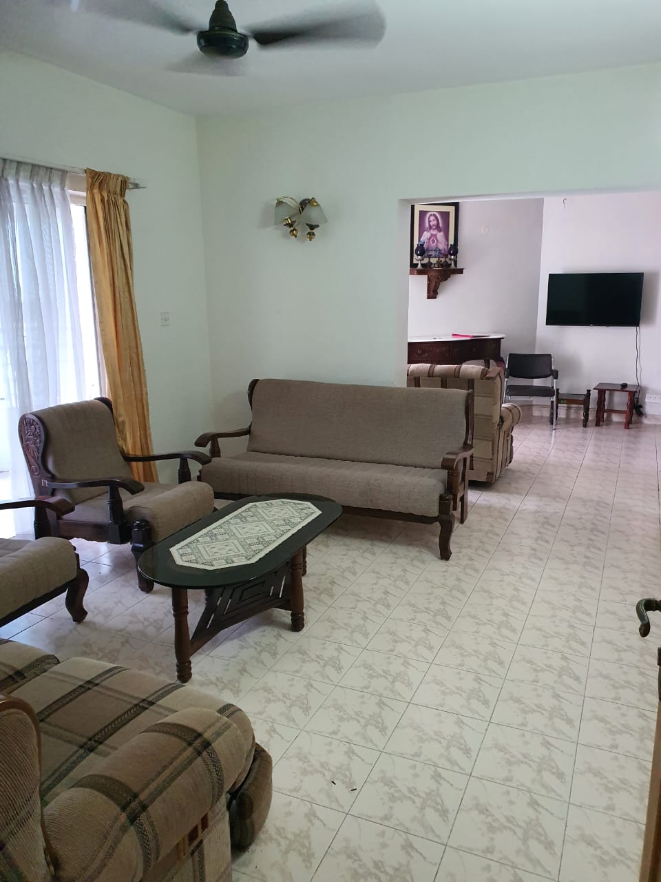 1900sqft 3BHK Fully furnished Flat