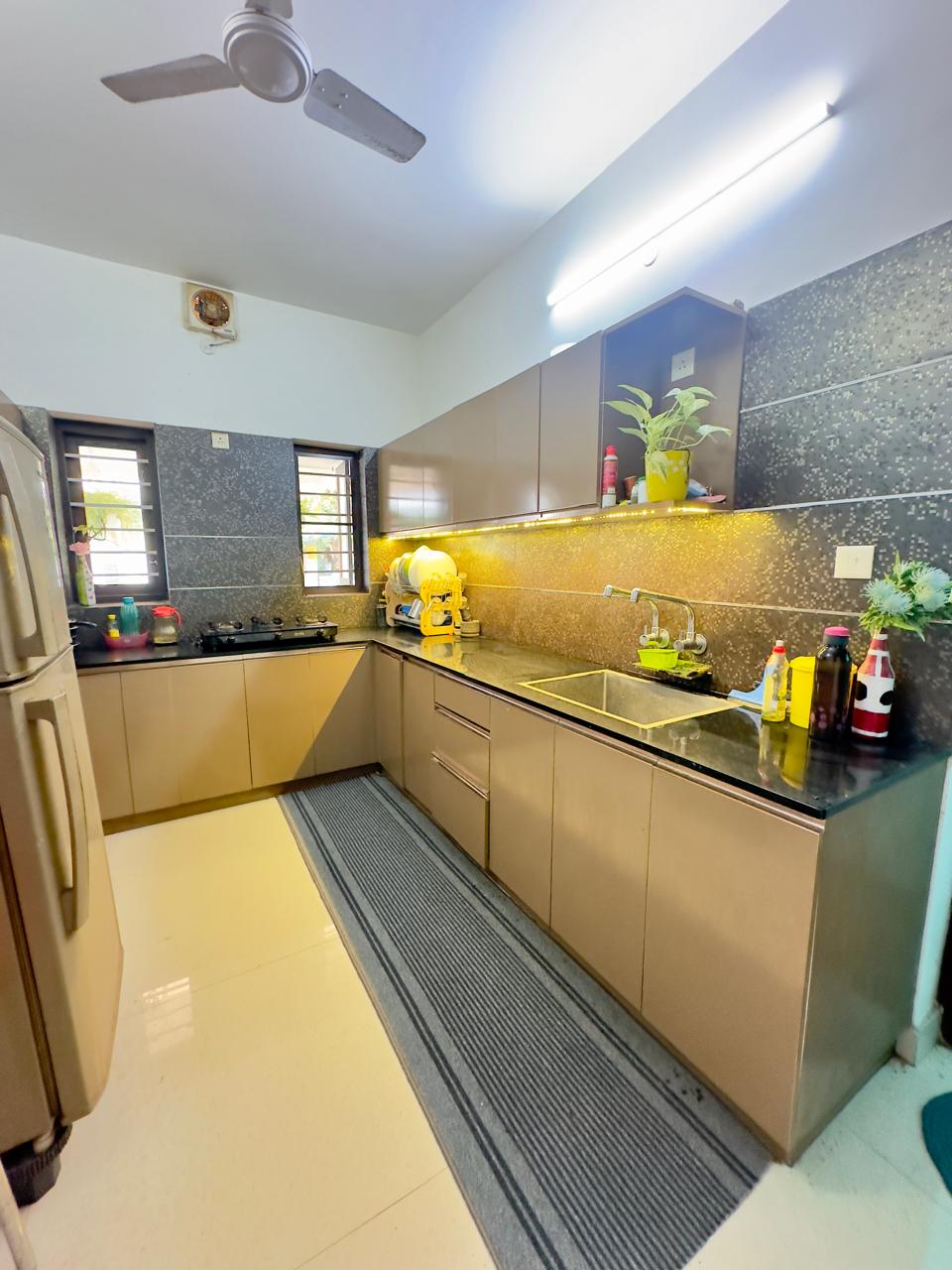1600sqft 3BHK Fully furnished Independent House