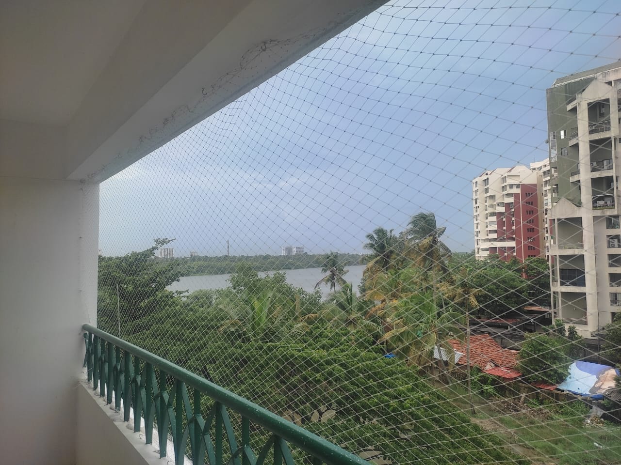 1900sqft 3BHK Semifurnished Flat