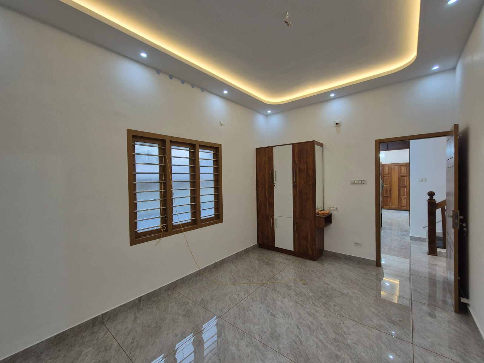 1900sqft 4BHK Semifurnished House with 4cents of Land - for sale in varapuzha, Kochi ( Ernakulam ), Kerala