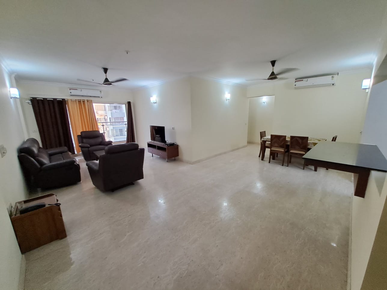 1922sqft 3BHK Fully Furnished Luxury Flat