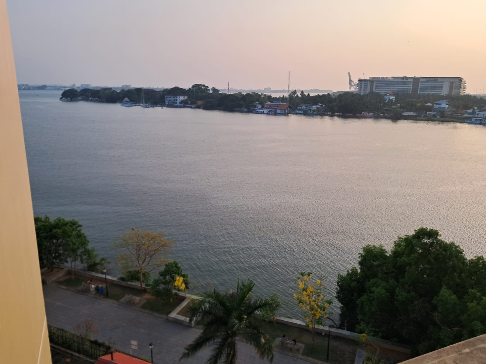 1922sqft 3BHK Fully Furnished Luxury Flat