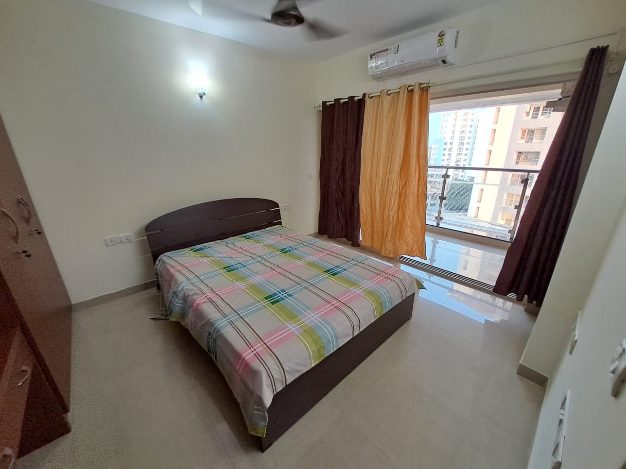 1922sqft 3BHK Fully Furnished Luxury Flat