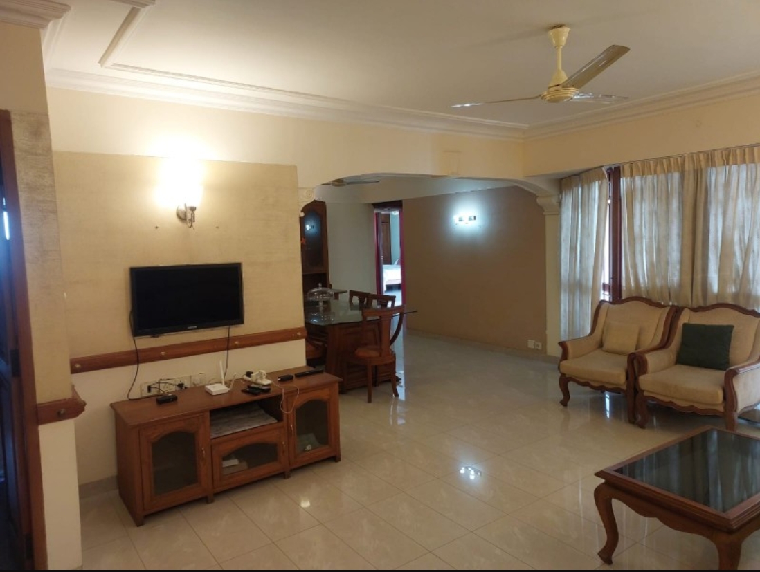 1950sqft 3BHK Fully furnished Flat