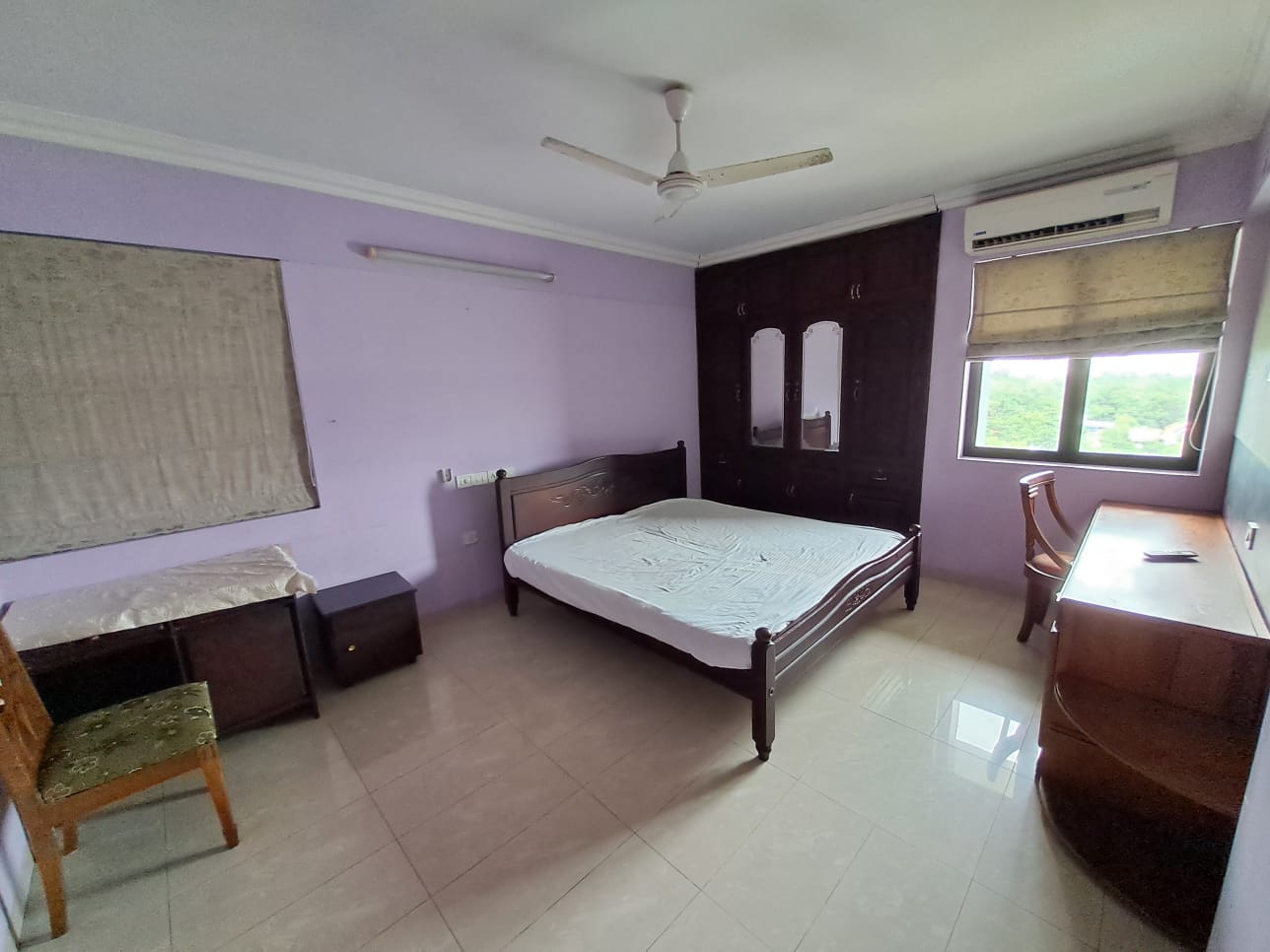 1950sqft 3BHK Fully furnished Flat