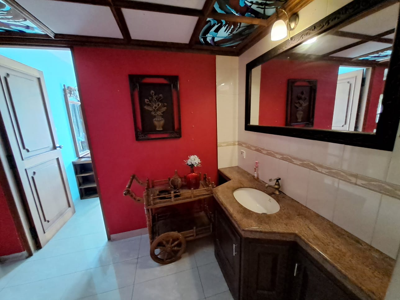 1950sqft 3BHK Fully furnished Flat
