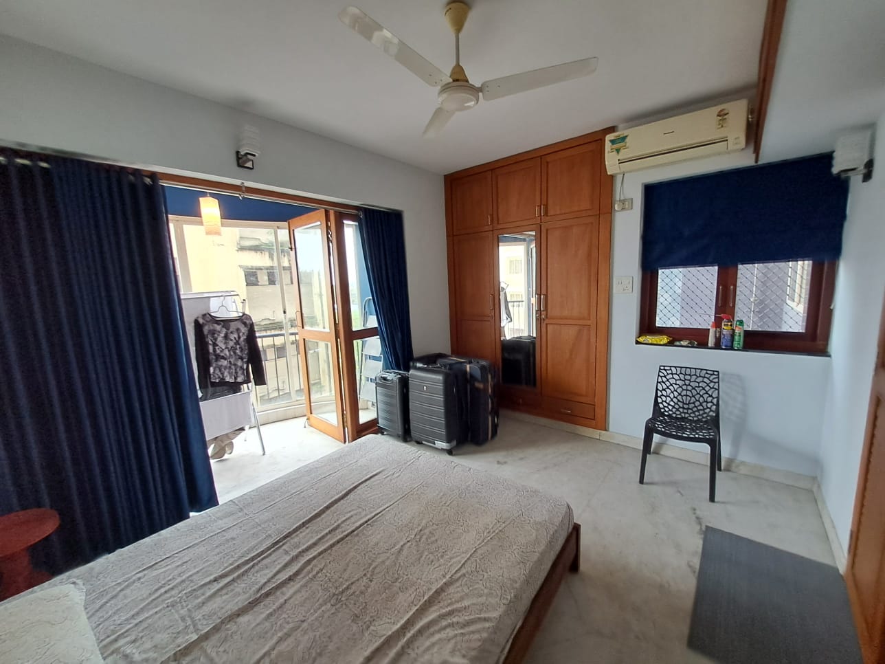 1950sqft 3BHK Fully furnished Flat