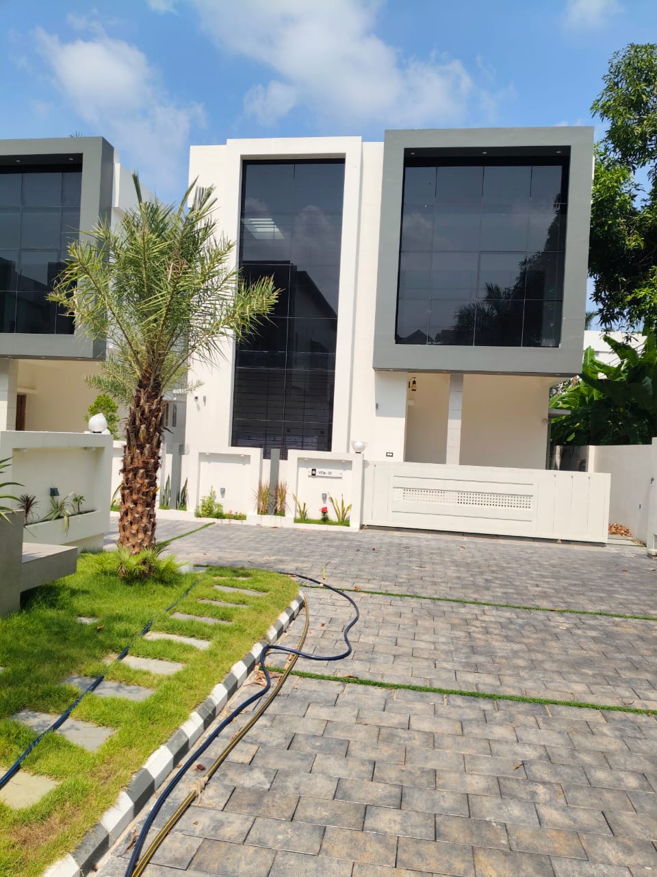 1950sqft 3bhk+ Study Semifurnished Villa