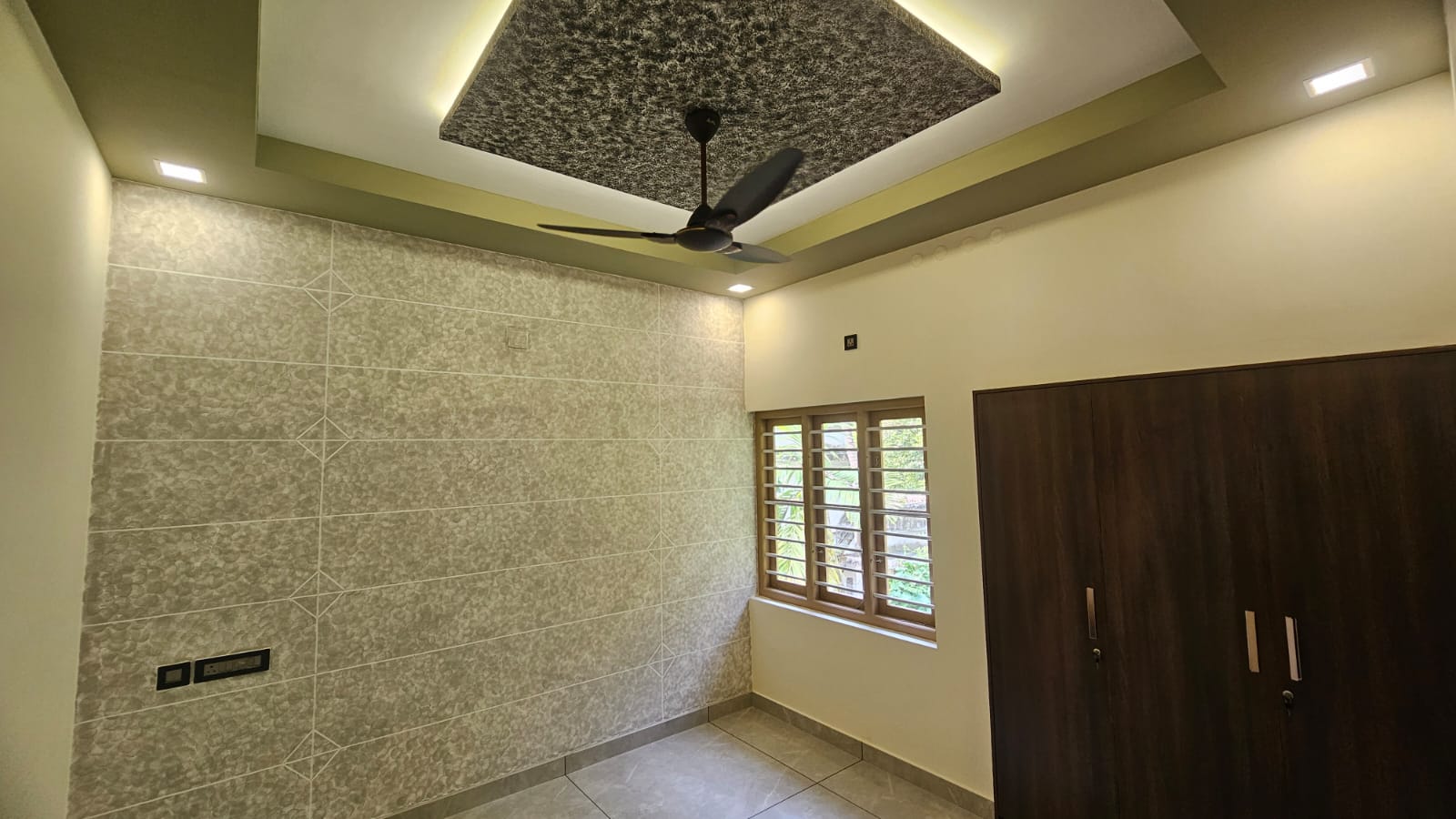 1950sqft 4BHK House