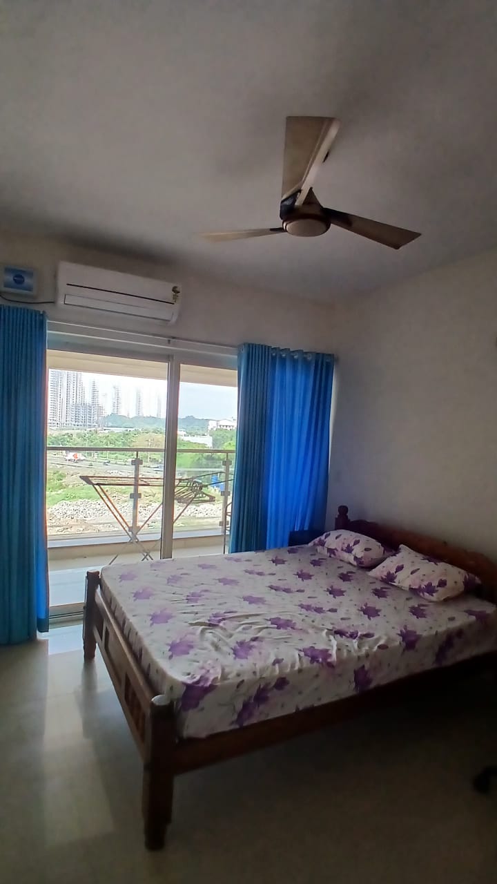 1952sqft 3BHK Flat